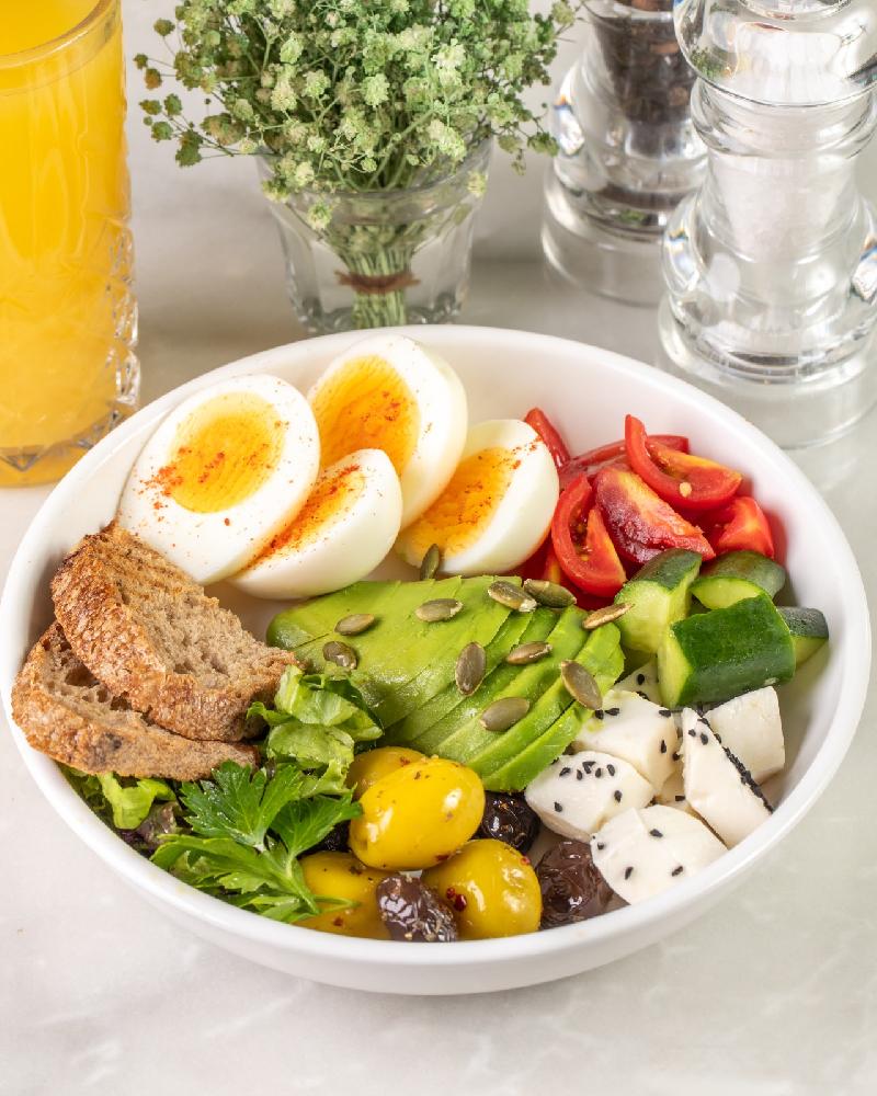 Tomato & Eggs Burrata